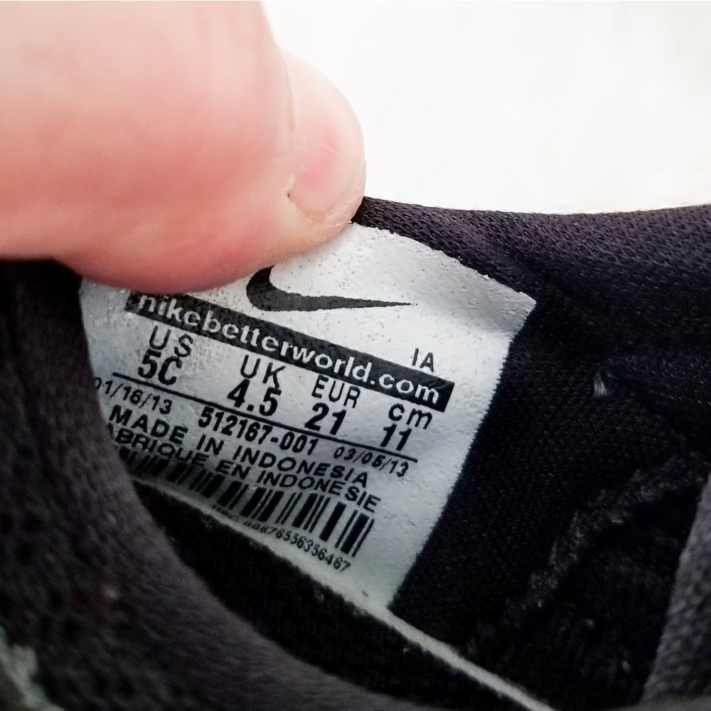 Nike free run athletic shoes hook and loop closure - Picture 2 of 5
